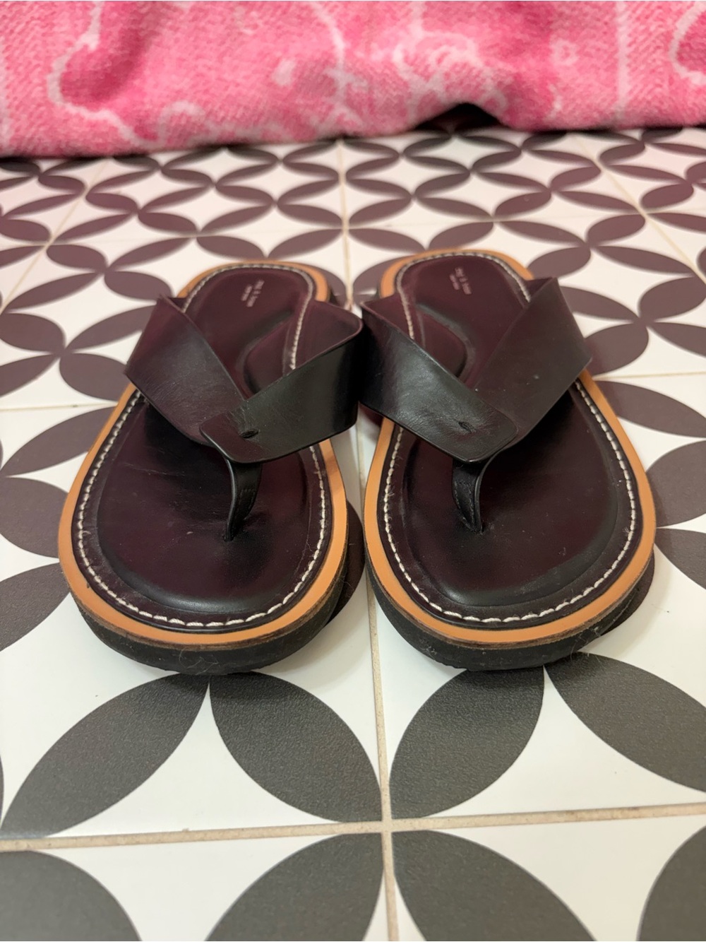 (USED) Brown Leather Flip Flop Sandals
